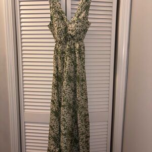 Green and White Sleeveless V-Neck Maxi Sundress for Weddings